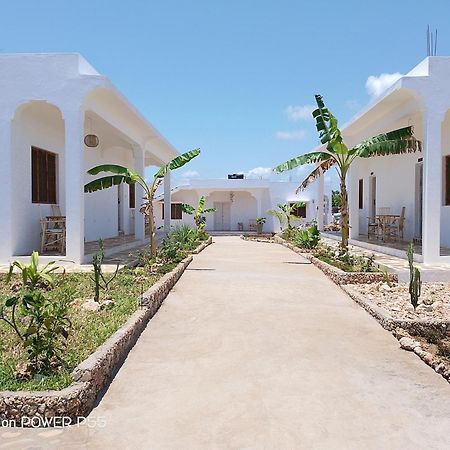 Red Land House Bed and Breakfast Watamu Buitenkant foto