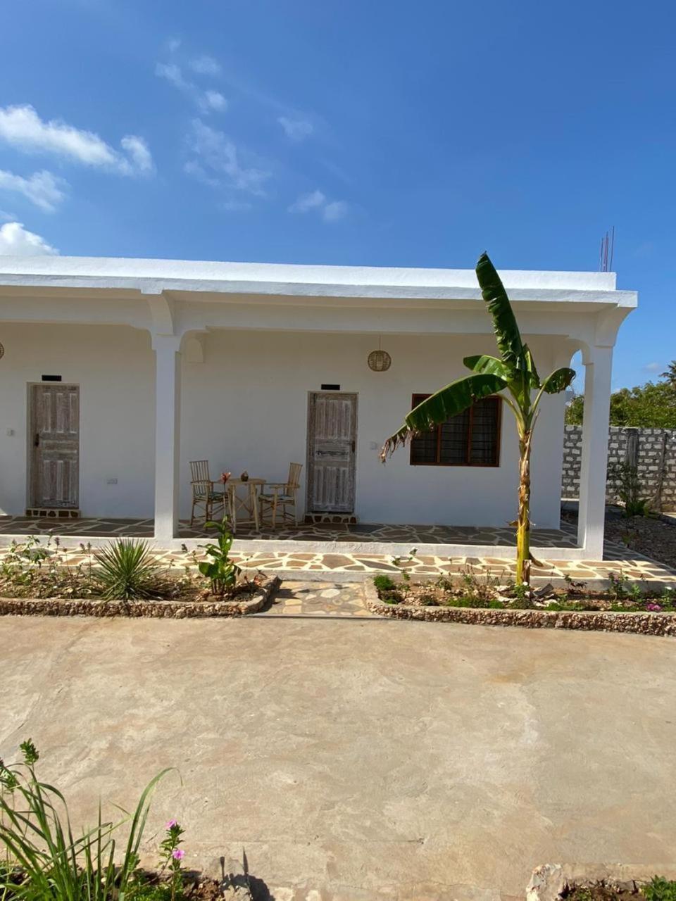 Red Land House Bed and Breakfast Watamu Buitenkant foto