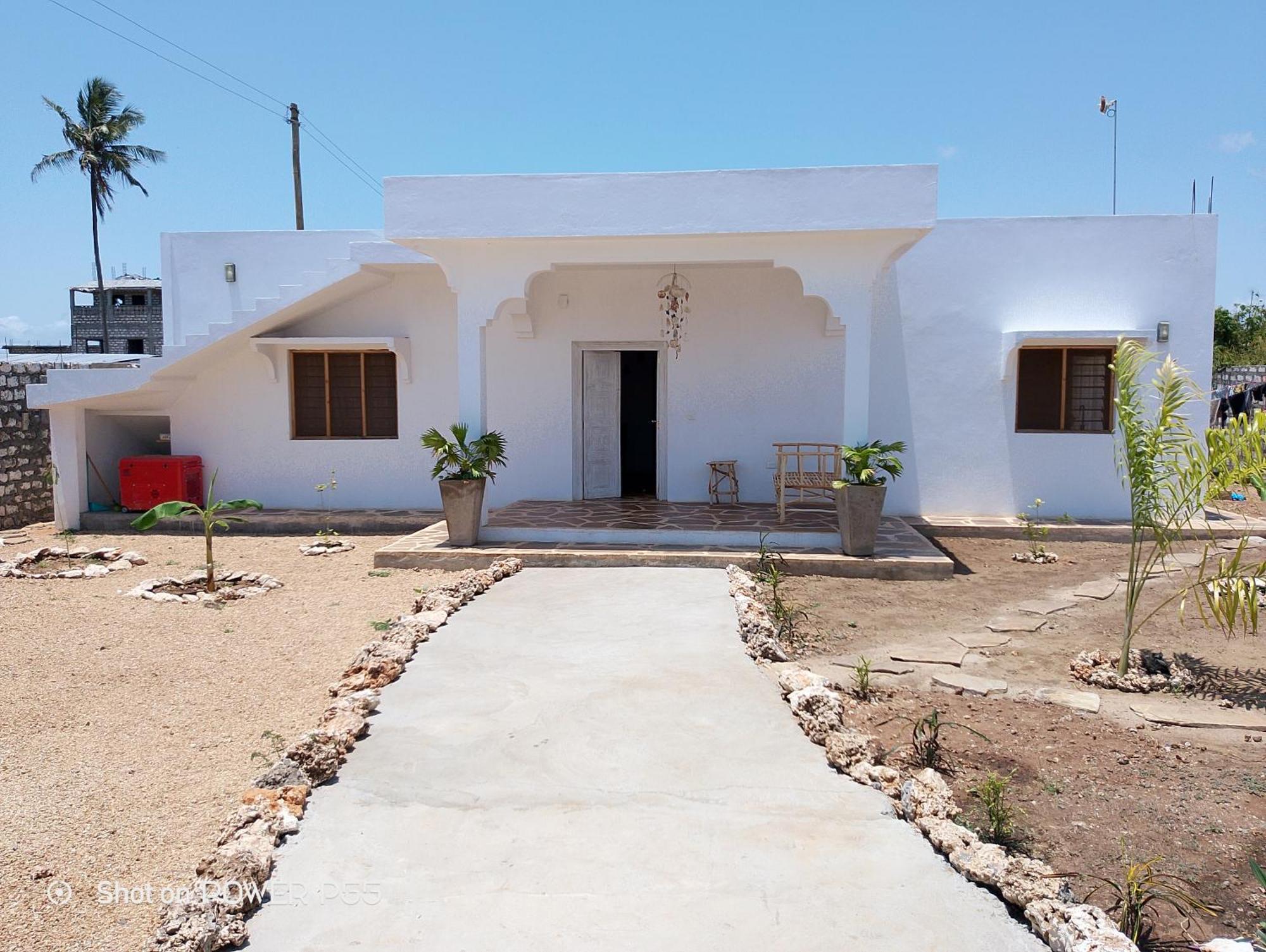 Red Land House Bed and Breakfast Watamu Buitenkant foto