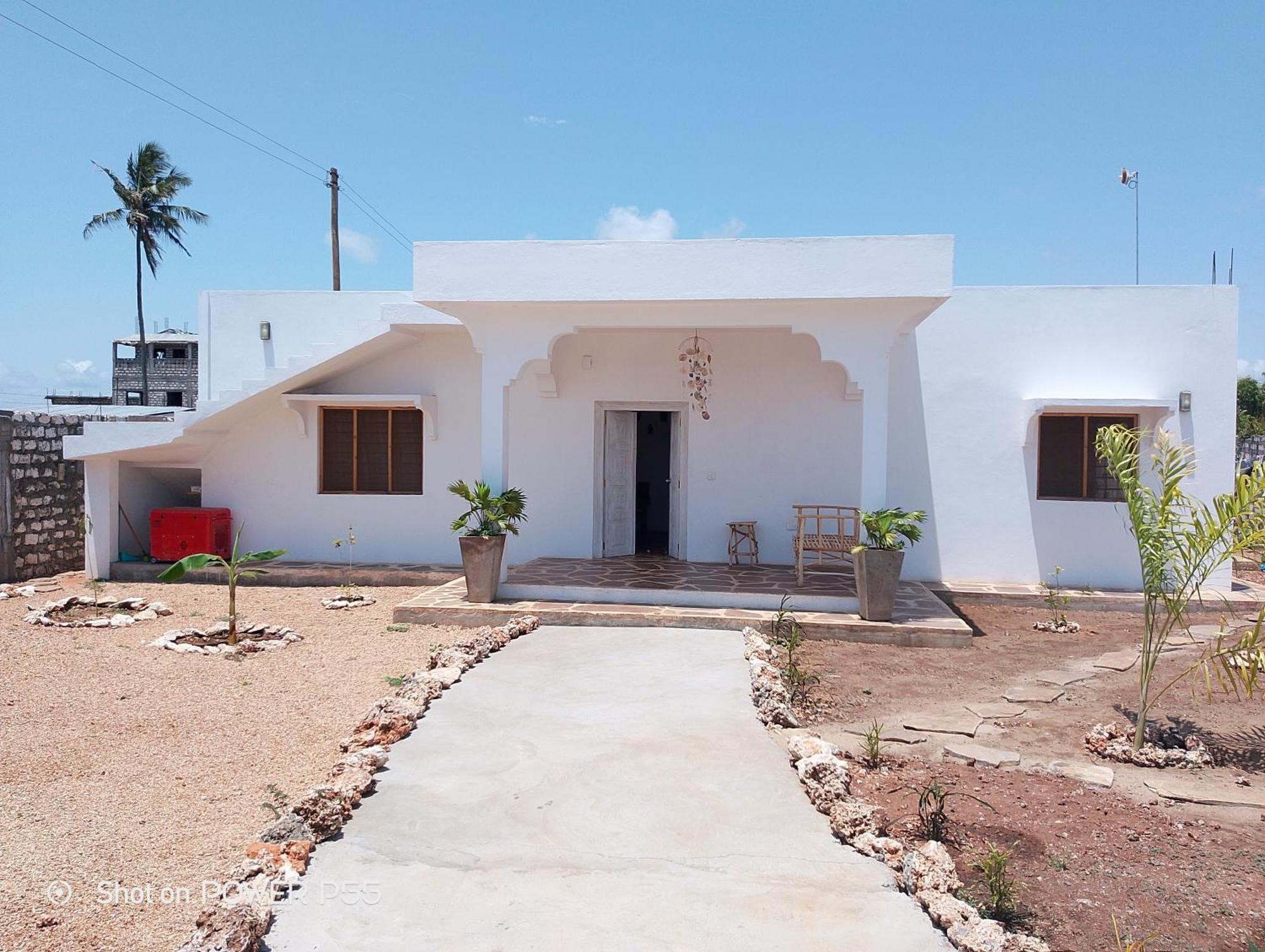 Red Land House Bed and Breakfast Watamu Buitenkant foto